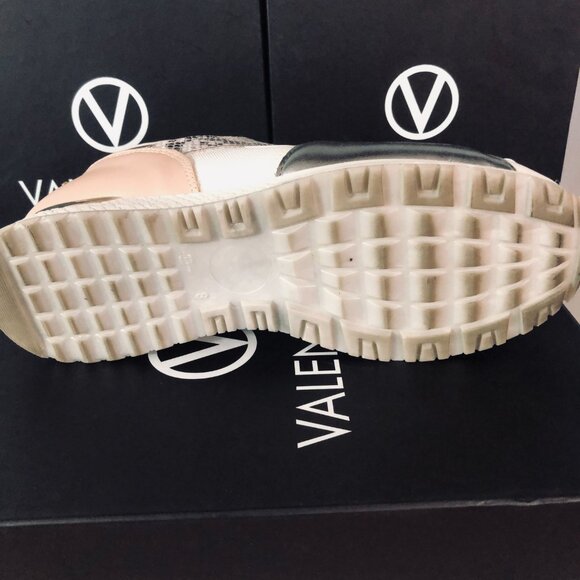 Valentino Women's Sneakers Worn Once! Size 8 🔥LIKE NEW 🔥HOST PIC 🔥🔥 - Picture 12 of 12